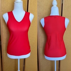 hind sleeveless red athleisure top women (M)